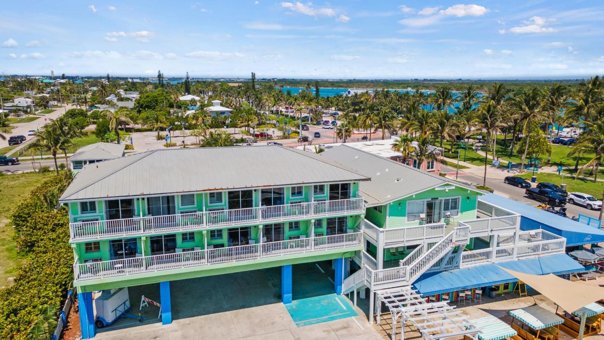 Partial Ocean View Hotel Room- King Bed #1 皮尔斯堡 外观 照片